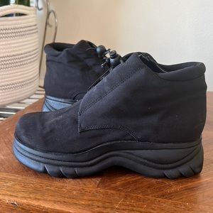 VINTAGE 90’s unlisted Kenneth Cole chunky black rare unique boots 9